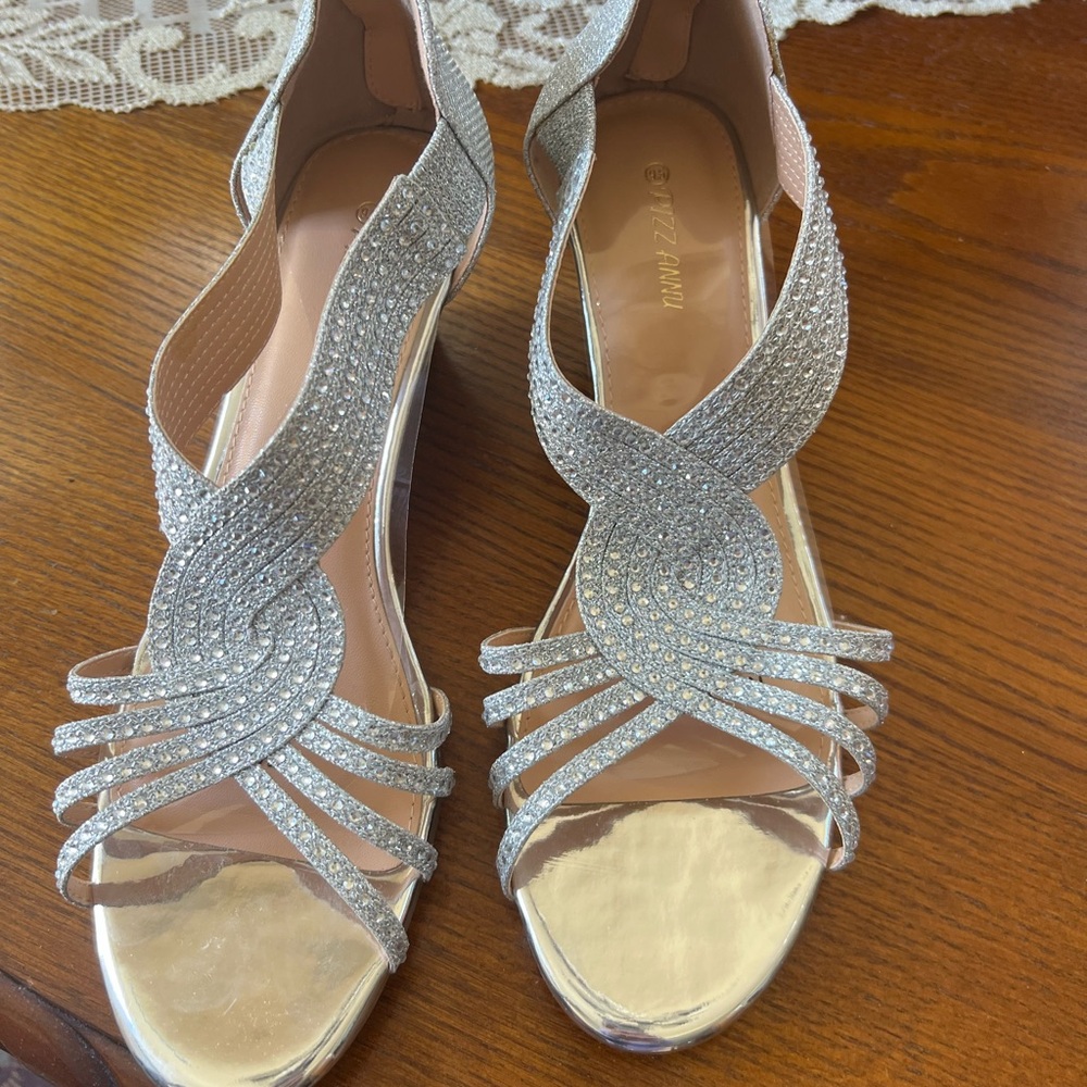 Glamorous Silver Open-Toe Heels